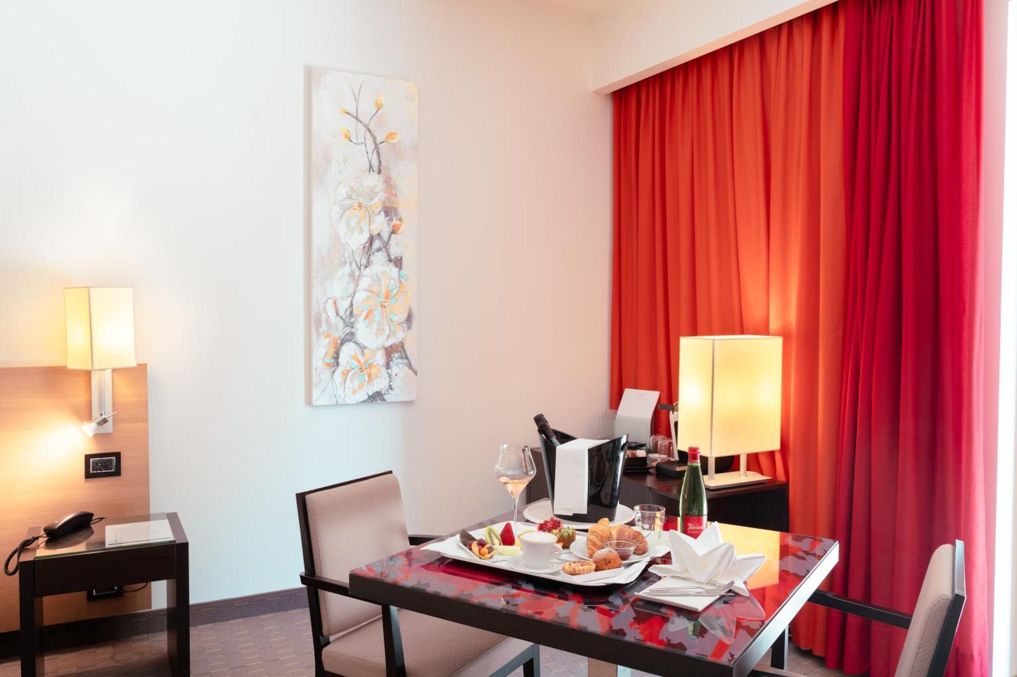 Ariha Hotel Cosenza Exterior photo